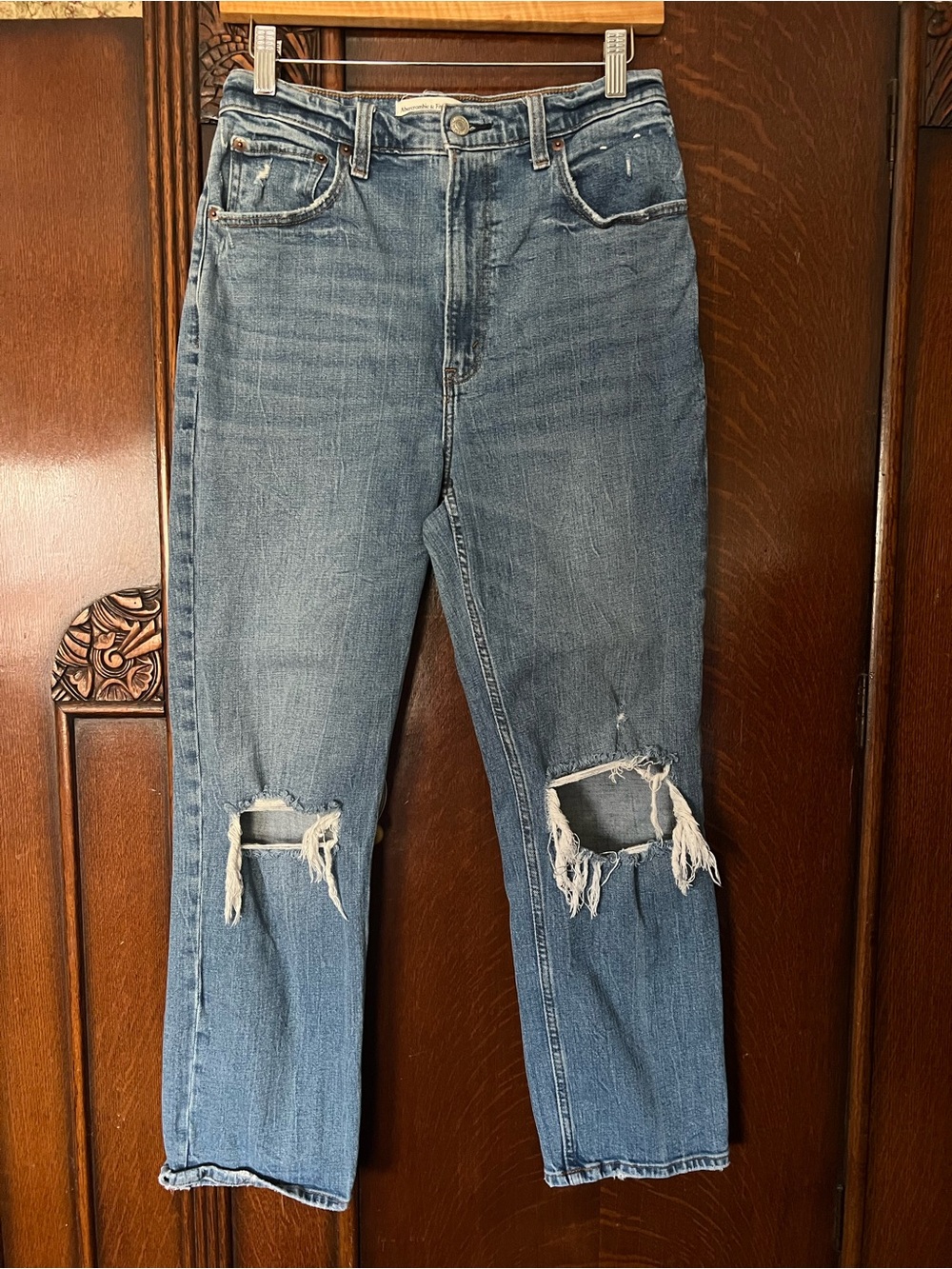 Abercrombie & Fitch Light Blue Distressed High Rise Boyfriend Jeans Size 30 / 10